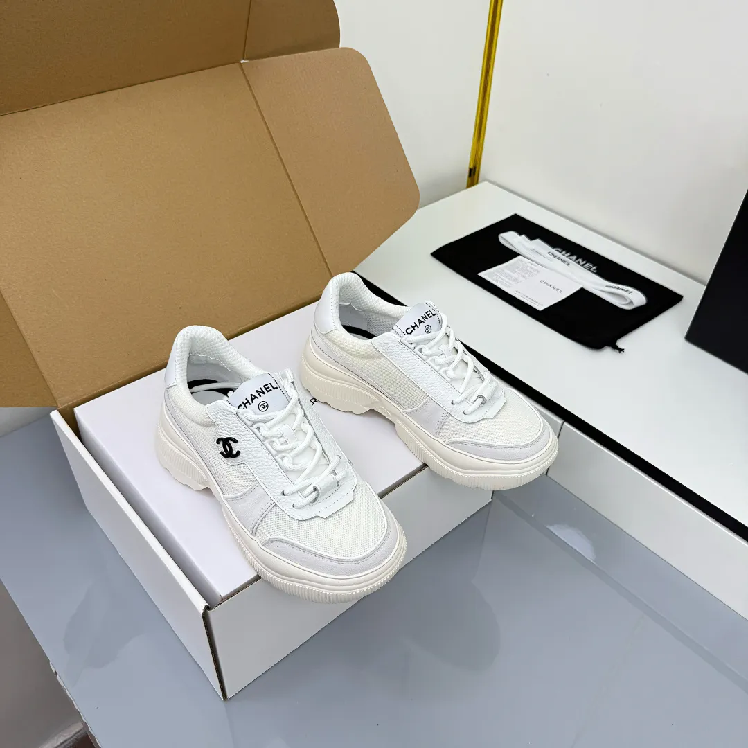 👟👟Ex-factory price 620👟👟 Chanel bread shoes ~ original calfskin panda shoes Chanel 25C latest hot style panda black and white sports shoes casual sneakers Xiaoxiang hot item classic black and white panda color coco girls must pay Fabric: original custom mixed sheepskin lining: original imported breathable mesh lining outsole: Original molded rubber + TPU combination Size: Women's 35-41